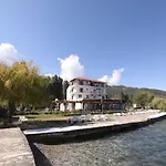 Victoria Hotel Memlishte
