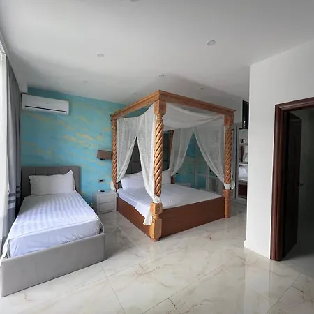 Victoria ホテル 4*