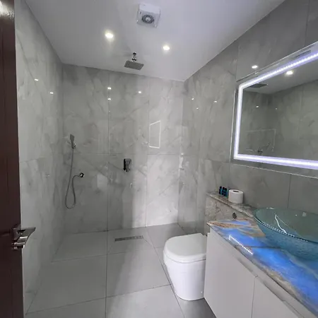 Victoria ホテル Memlishte