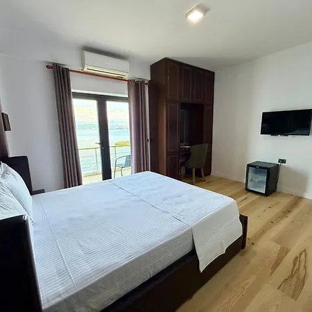 Victoria 4* Memlishte