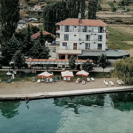 Victoria Hotel 4*